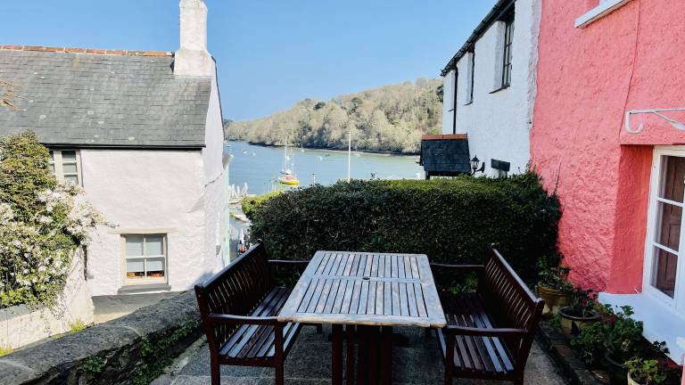 Cottage with patio & garden | Water view in Paignton