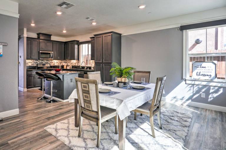 Modern Sacramento House  12 Mi to Downtown! — photo 2