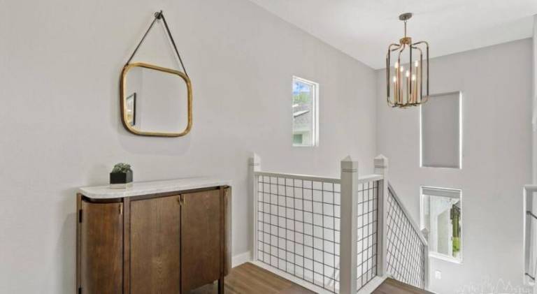 Ample vacation home with pool | Next to Texas State Capitol | Perfect for remote work | Dogs allowed — photo 5