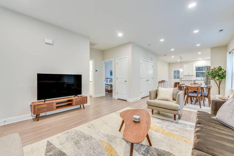 Family Friendly Home 5 Mi to UNC Charlotte