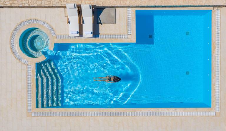 Villa with yard, private pool & barbecue — photo 4
