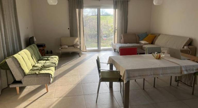 Beautiful rental apartment with patio, barbecue & yard | Good for workation | Dogs allowed — photo 2