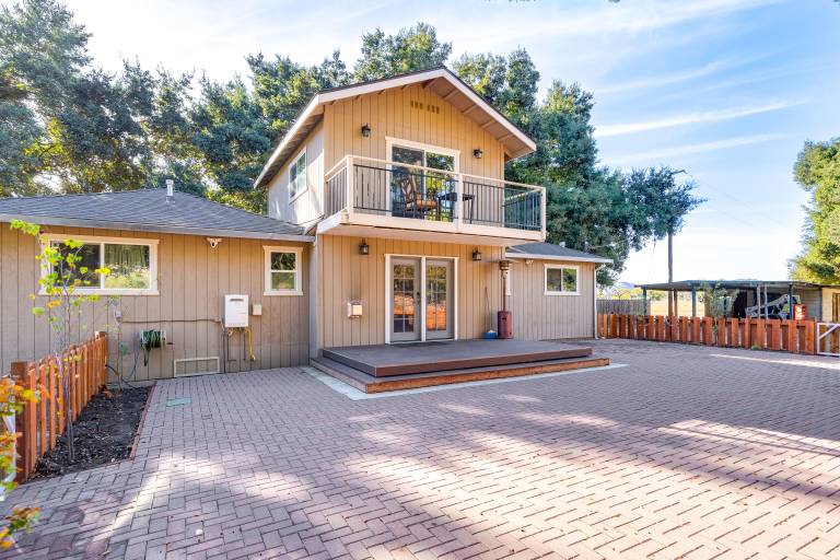 Near Hiking & Golf Cozy Cottage in Morgan Hill