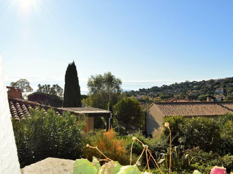 Studio with sleeping area near beach with parking - Le Lavandou — photo 2