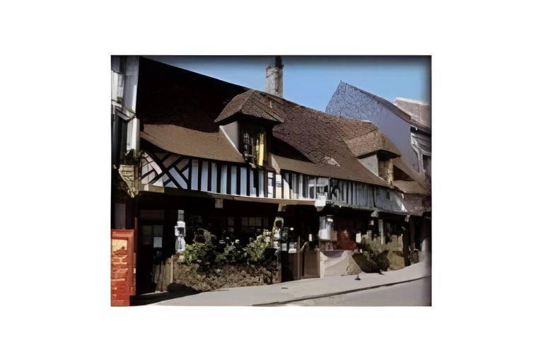 Logis Hotel & Restaurant - Les Hauts de Montreuil in Montreuil-sur-Mer