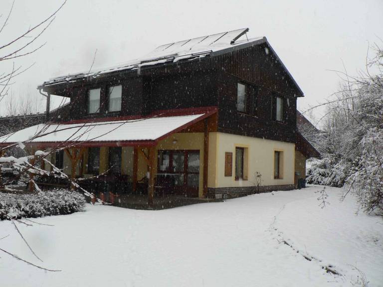 Fully equipped beautiful house with hot tub, private pool & garden | Pet-friendly — photo 2