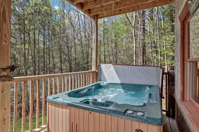 Children-friendly cabin with hot tub, grill & pool | Mountain view | Pet-friendly — photo 4