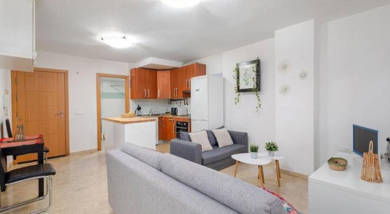 Quiet 1BR Terrace Apartment Near Centro & Beach — photo 2
