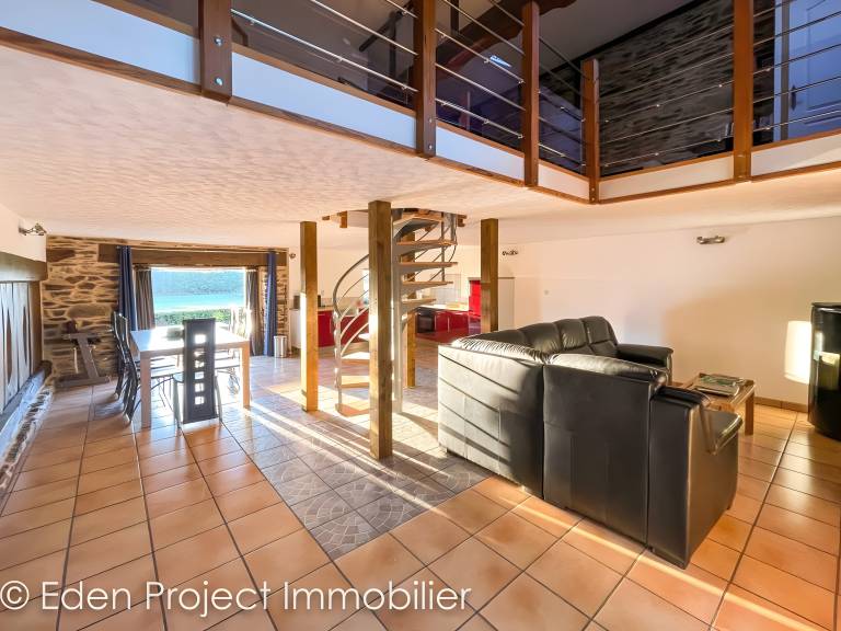 Fully equipped cottage with garden, fast internet & pool | Garden view | Pets allowed — photo 3