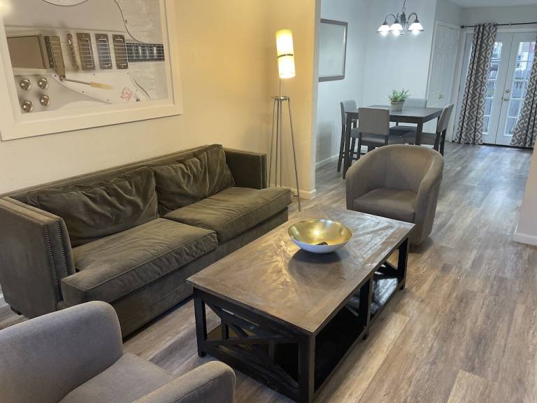 House Balcones Village