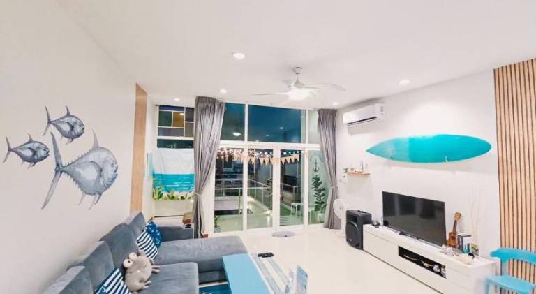 Vacation home with pool — photo 2