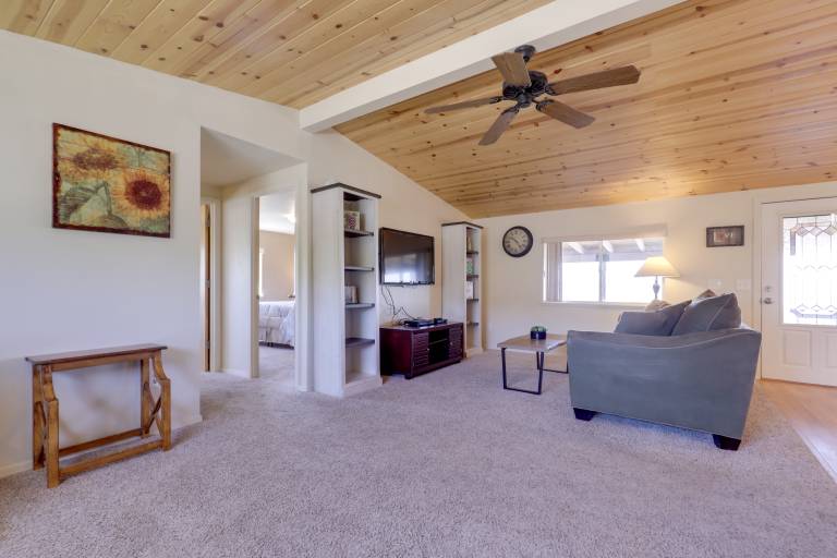 Rustic Bullhead City Retreat w/ Porch & Views — photo 5