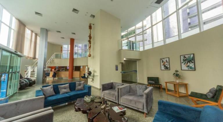 Apartment with jacuzzi & pool — photo 4