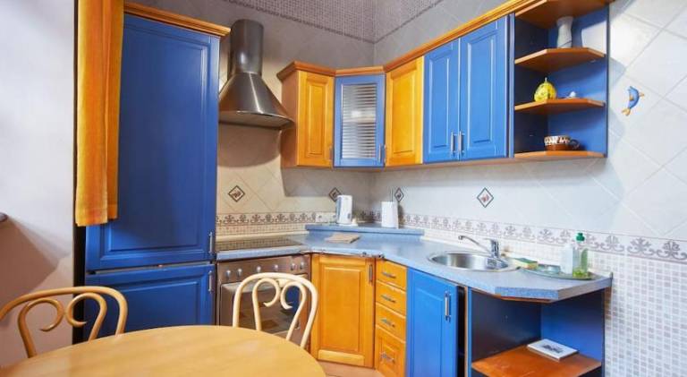 Cozy Apartment in Gothic style house in the Heart of the Old Town — photo 4