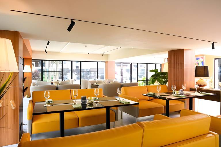 Floral Court Hotel & Residence Sukhumvit 13 — photo 3