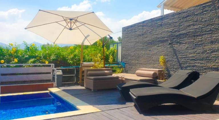 150 m&sup2; Villa