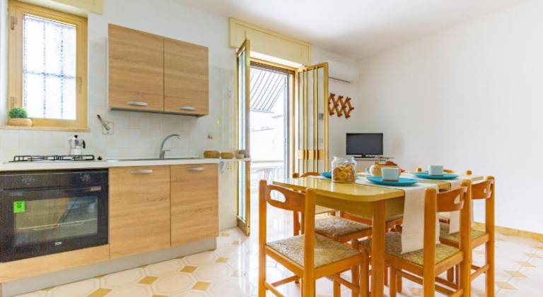 Apartment with terrace — photo 2