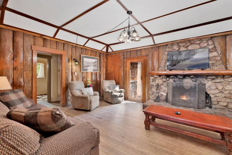 Cabin Fawnskin