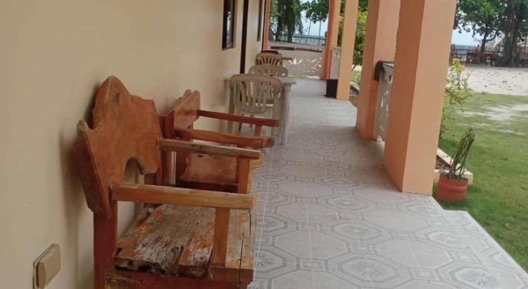Crisols Beach resort Malapascua Island — photo 4