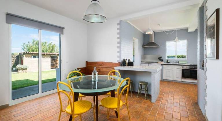 Fully equipped spacious house with yard & terrace | Pets are welcome — photo 4