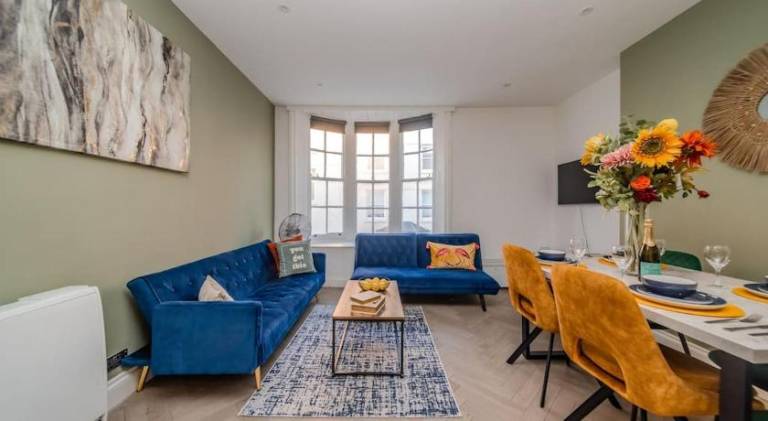 3 Bedroom 2 Bath I Next to Brighton Beach I Slp 10 in Brighton