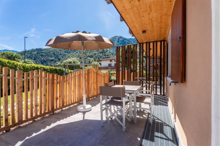 Rental apartment with BBQ & yard | Beach view — photo 3