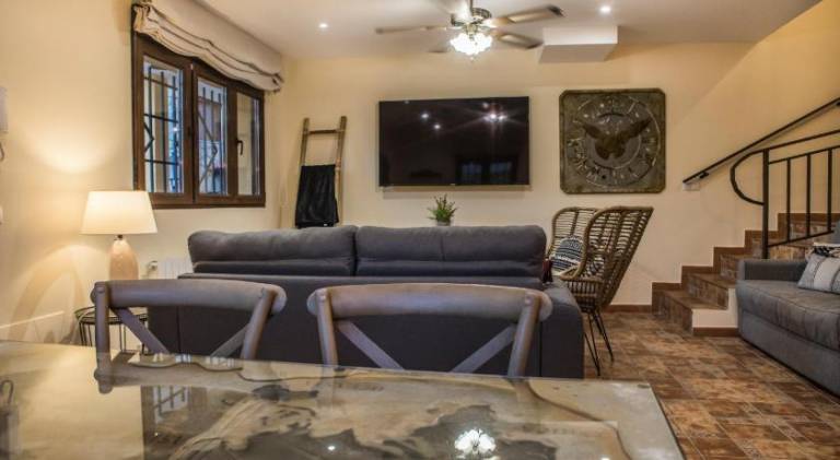 Villa with patio, yard & BBQ | Suitable for remote work — photo 5