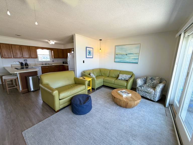 SN8633-Oceanfront with 3 bedrooms, 2 full baths, and a new hot tub! — photo 5