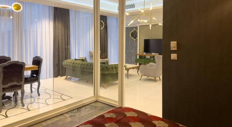 Apartment with pool — photo 4