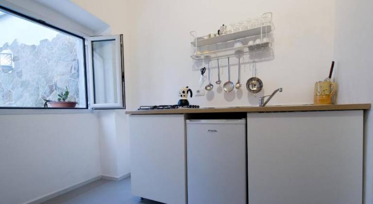 Apartment with yard & patio | Pet-friendly — photo 3