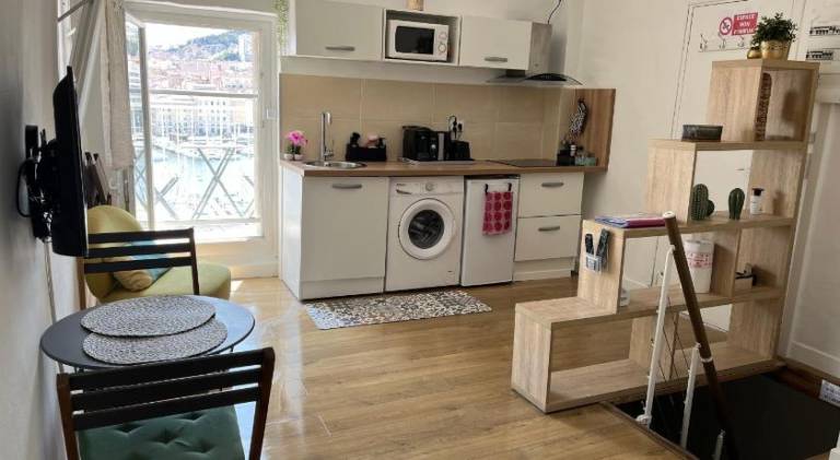 Beautiful apartment with terrace | Near Marseille Cathedral | Pet-friendly — photo 4