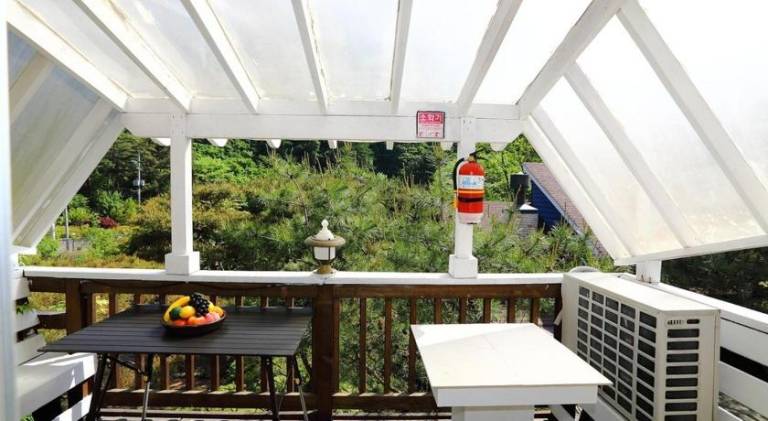 Pyeongchang Bench House — photo 2