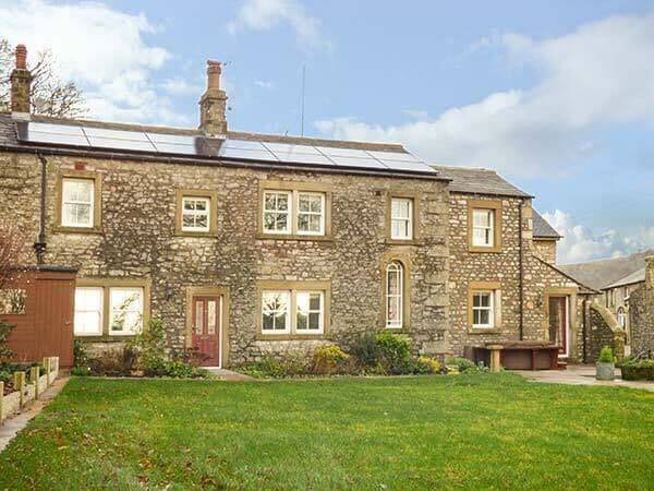 Cottage Settle