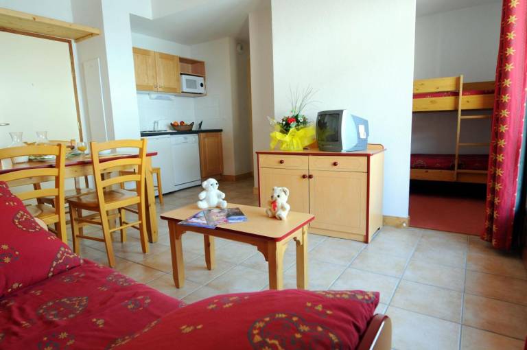 100m from resort center, fitness, swimming pool, sauna, terrace, balcony, parking, tv, ski locker — photo 4