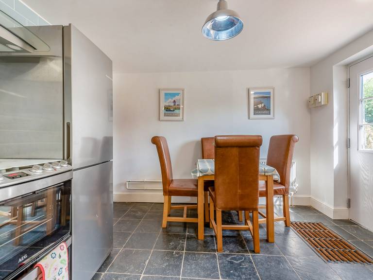 Cottage with jacuzzi & barbecue — photo 4