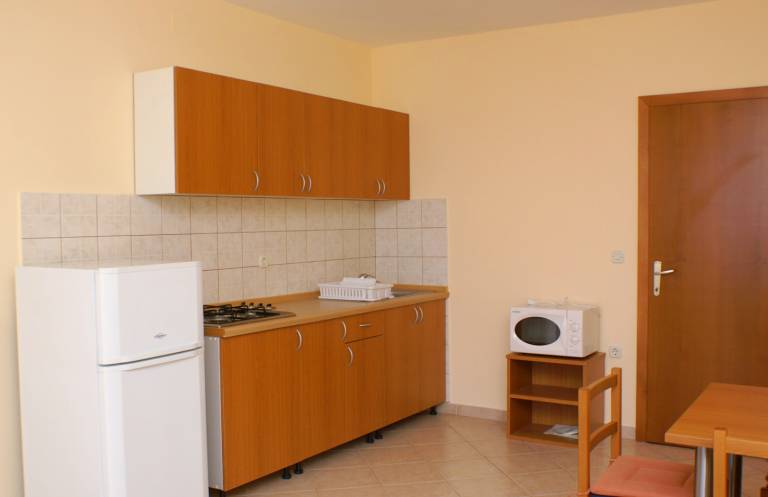 One bedroom apartment near beach Kustići, Pag (A-4087-h) — photo 4