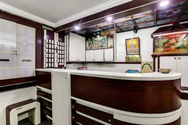 OYO Flagship Sjs Guest House