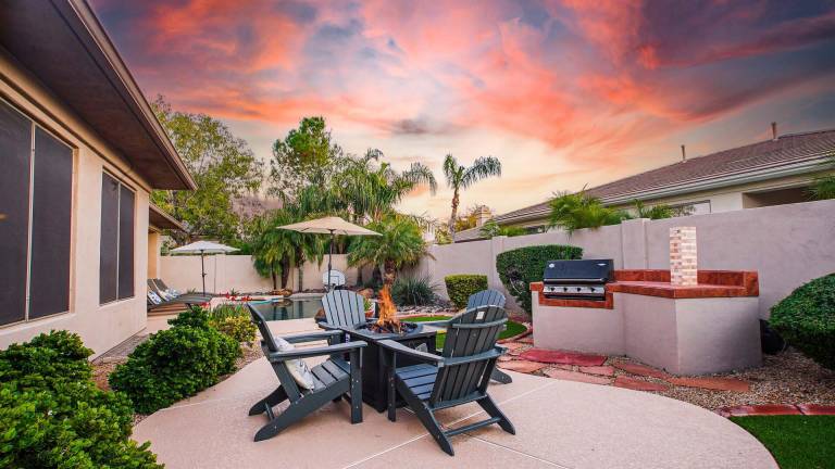 Family-friendly ample house with BBQ, garden & private pool | Water view | Pets are welcome — photo 2