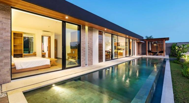 Villa with pool — photo 3