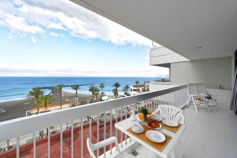 Palm Beach Club Apartment — photo 3