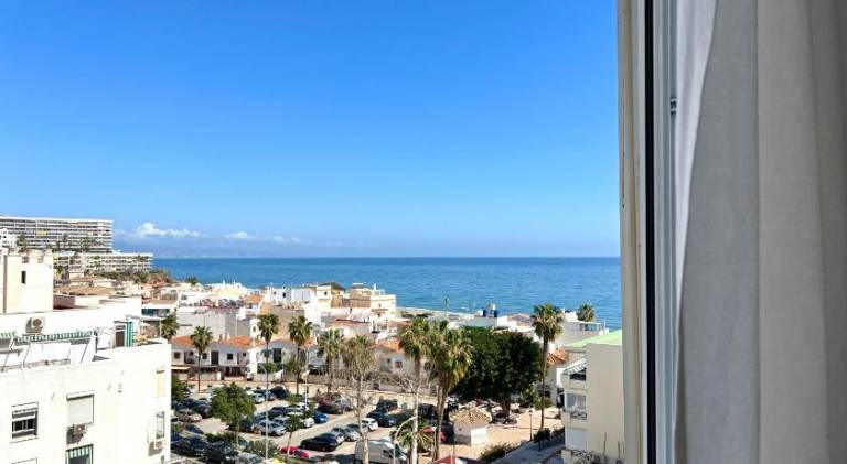 Holiday apartment with private pool & patio | Perfect for remote work — photo 3