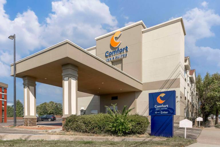 Comfort Inn & Suites Louisville Airport Fair & Expo — photo 3