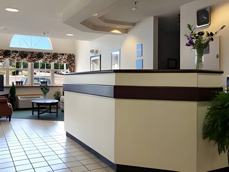 Microtel Inn & Suites by Wyndham Franklin — photo 3
