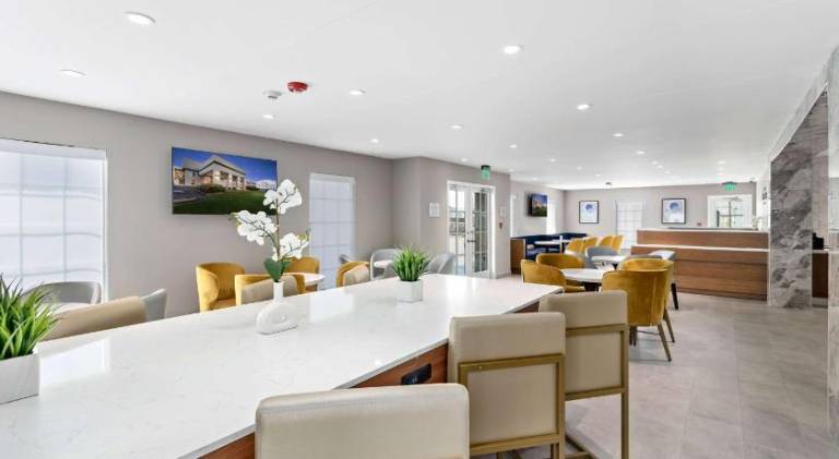 Baymont by Wyndham Beaumont — photo 4