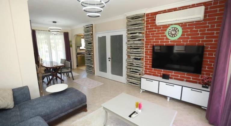 Fully equipped ample villa with garden, patio & private pool | Pet-friendly — photo 2