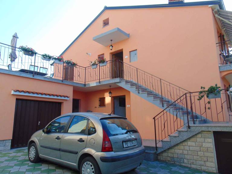 Holiday apartment with yard, grill & terrace | Pets allowed — photo 5