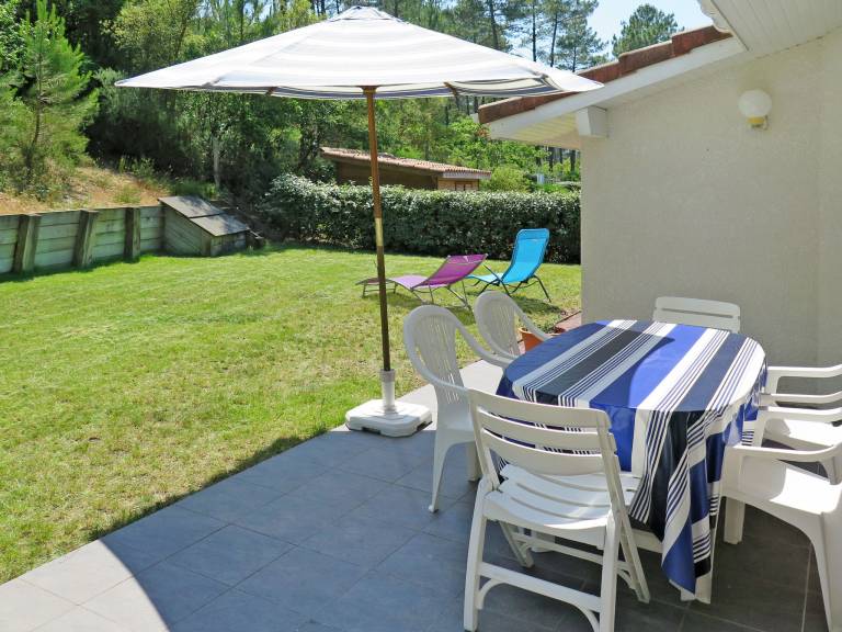 House with patio, yard & grill | Perfect for remote work — photo 2