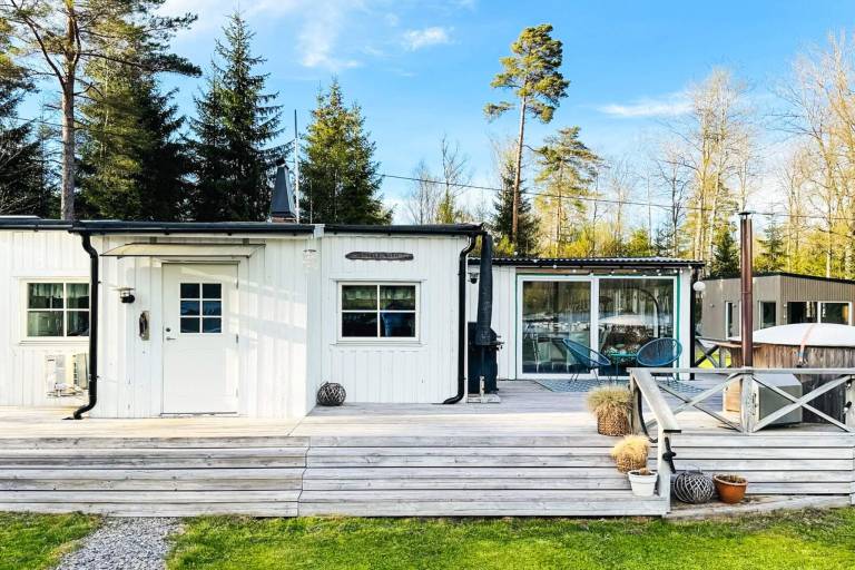 House with yard & terrace — photo 4