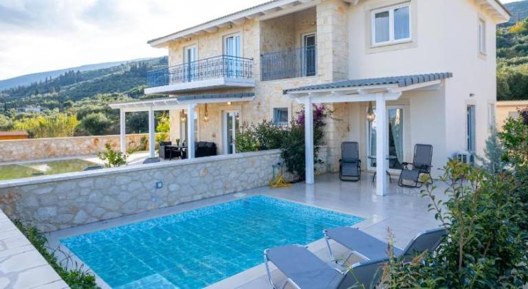 Pleasant villa with pool | Pets allowed — photo 3