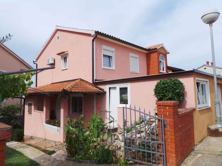 Holiday apartment with air conditioning and 2 bathrooms in Medulin